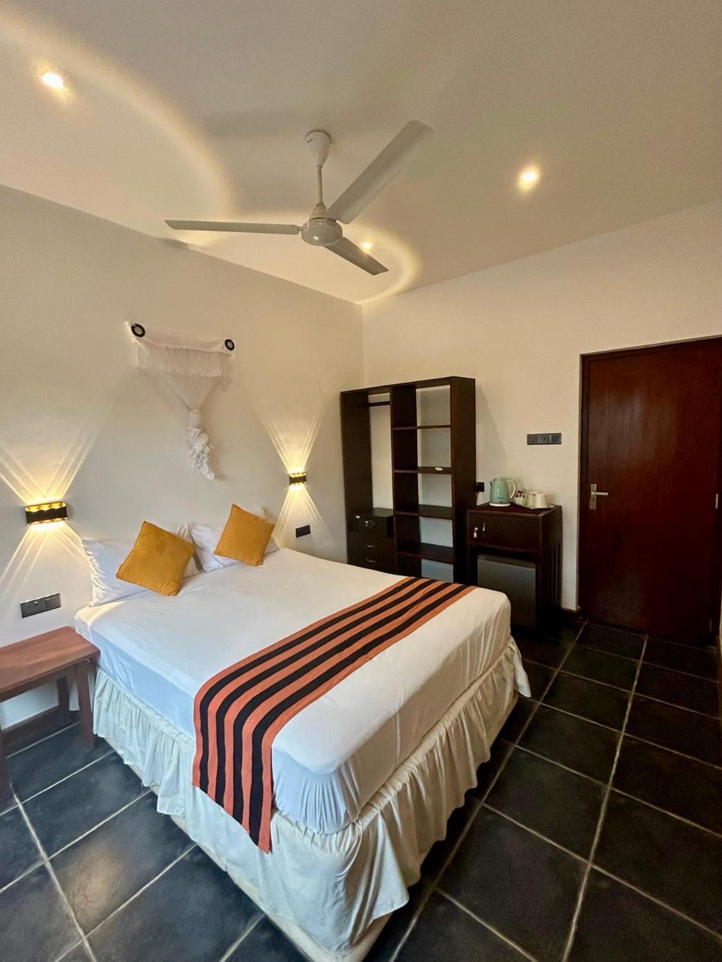 Reef Bungalow Hotel Pamunugama Экстерьер фото
